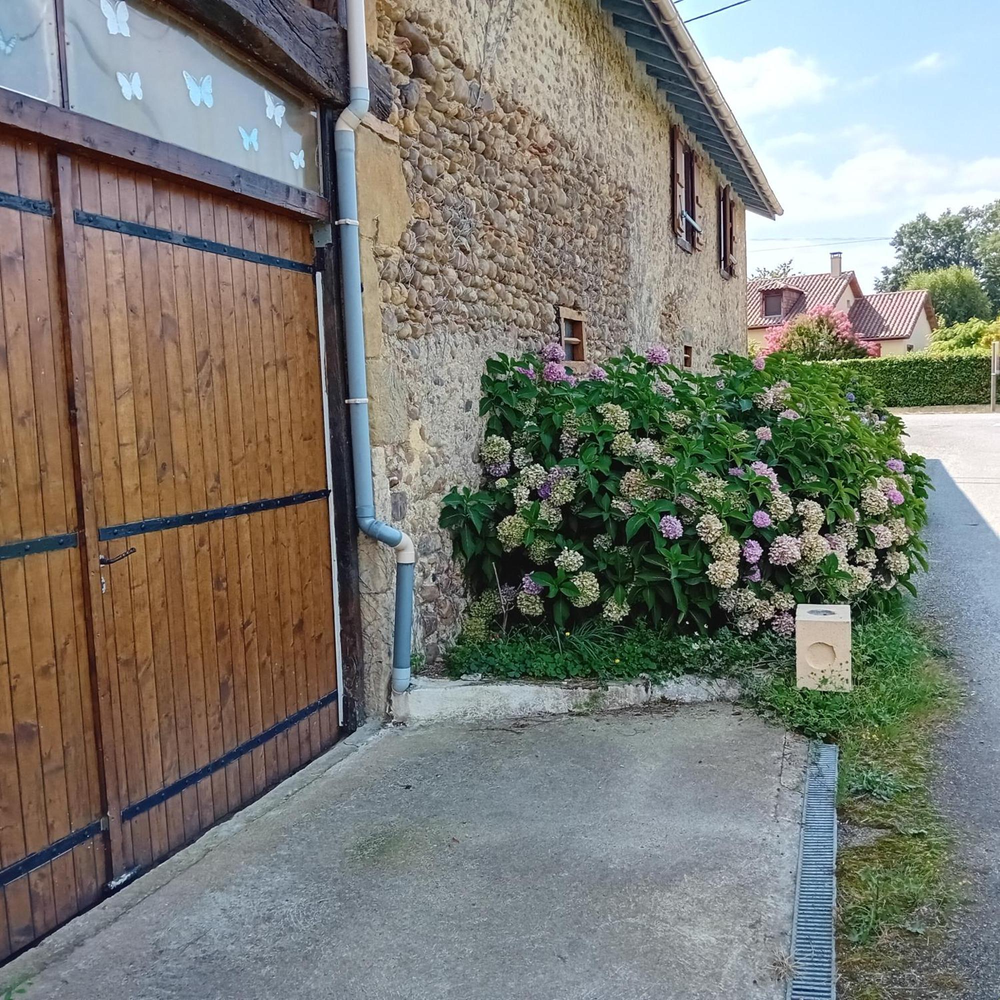 Clos A Malypense Chez Mr Montamat Galan Extérieur photo